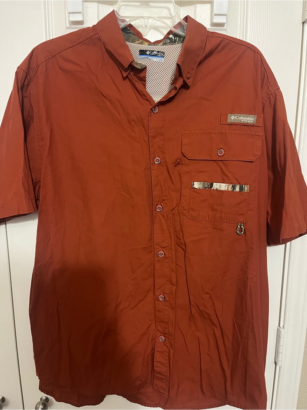 Columbia Men's Short-Sleeve Button-Down Shirt in Rust